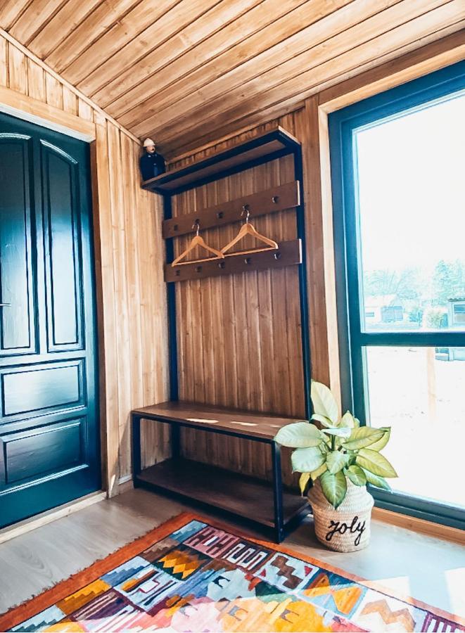 Joly Tiny House Hotel Оверайсе Екстериор снимка